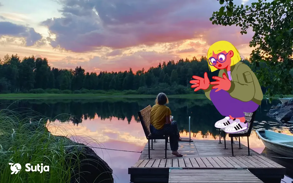 Piirroshahmo kyykistelee laiturin penkillä järven rannalla kesäillan auringonlaskussa